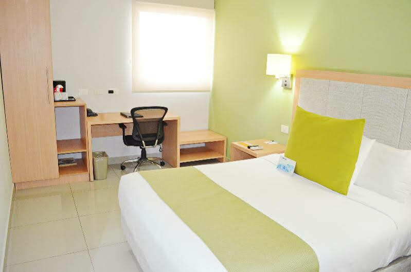Sleep Inn Culiacán Zewnętrze zdjęcie